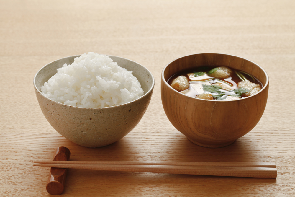 【メニュー①】白米と豆腐の味噌汁