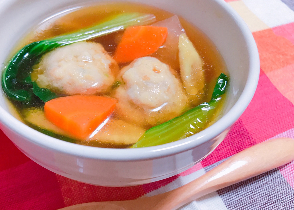 れんこんつみれの生姜根菜スープ