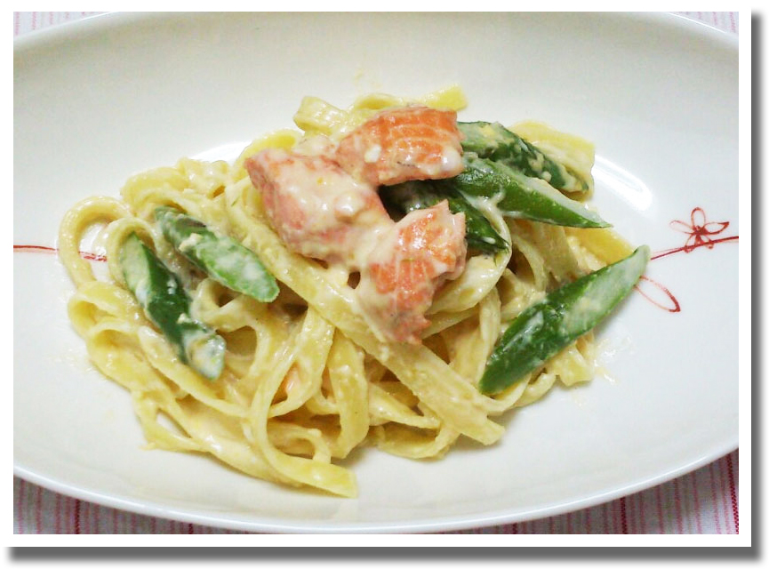 アスパラと鮭のさっぱりクリームパスタ